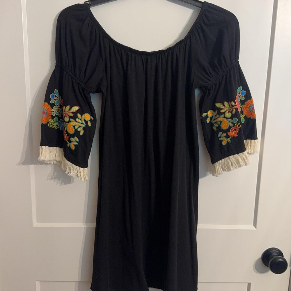 Va Va By Joy Han Dress Sz M Black Embroidered Off Shoulder Bell Sleeve Boho Vaca
